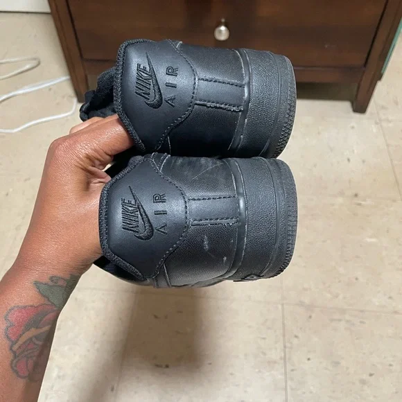 Nike Men's Black Sneakers - Picture 4 of 7